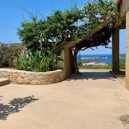 Gianna's & Cave Pylos