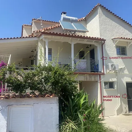 Nicole's Cave Tatil Evi