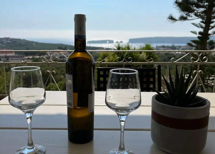 Gianna's & Cave Pylos