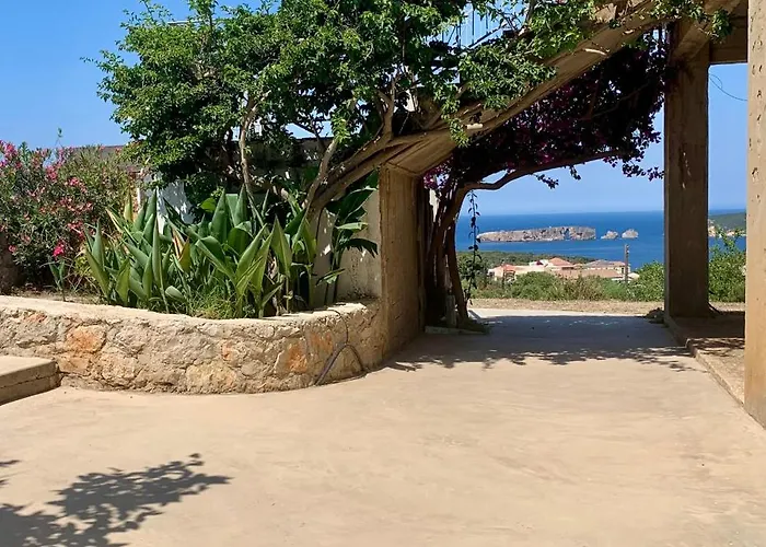 Gianna's & Cave Pylos