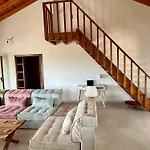 Gianna'S Guesthouse & Nicole'S Cave Studio פילוס