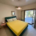 Gianna'S Guesthouse & Nicole'S Cave Studio * פילוס