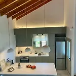 Gianna'S Guesthouse & Nicole'S Cave Studio *