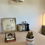Gianna'S Guesthouse & Nicole'S Cave Studio * פילוס