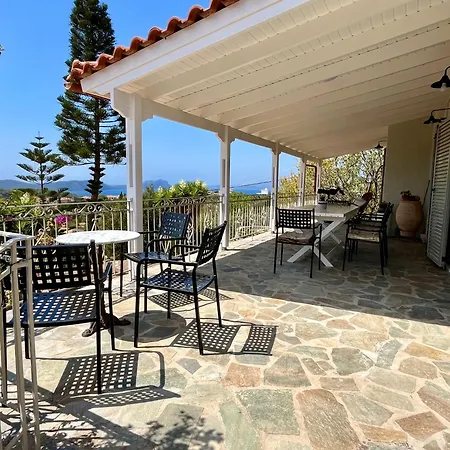 Holiday home Gianna's & Cave Pylos