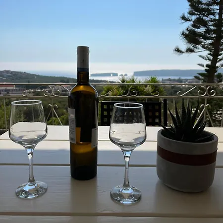 Gianna's & Cave Pylos