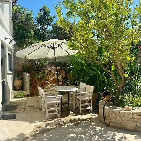 בית נופש Gianna's & Cave