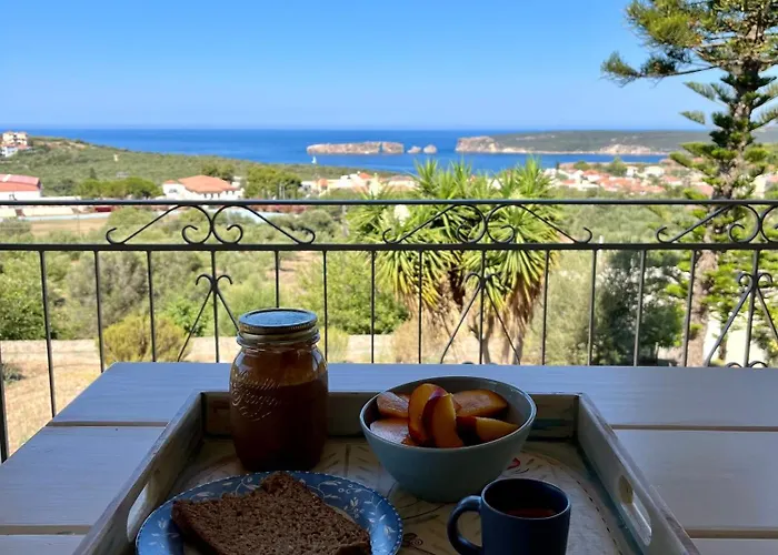 Gianna's & Cave Pylos