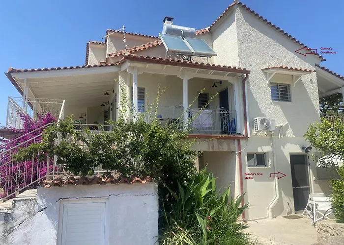 Gianna's & Cave * Pylos